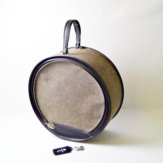 Vintage Atlantic Round Train Case, Tweed Cloth & Vinyl, Lockable with Key