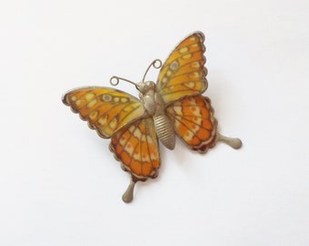 Sweet Vintage Metal Butterfly Pin Necklace