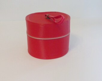 Vintage Red Vinyl Round Wiglet Box Tote