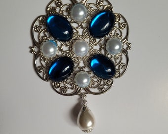White Pearls on Silver Tudor Brooch, Renaissance Medieval Jewelry Pin, Borgias Jane Seymour, Costume Bodice Jewelry Style 2