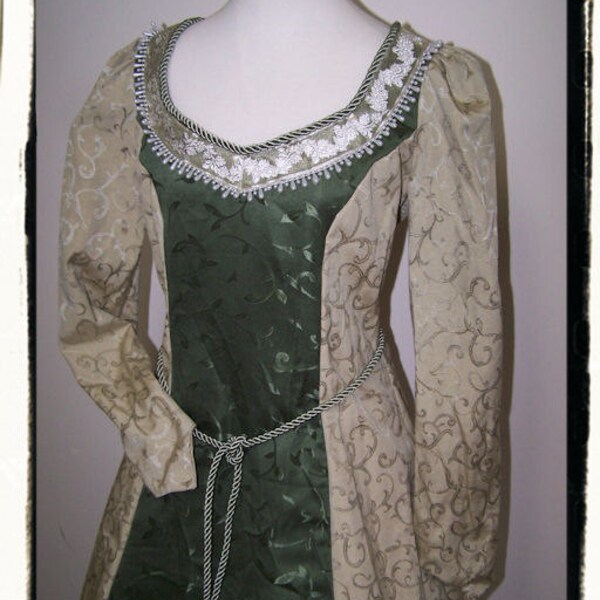 Greensleeves Medieval Renaissance Game of Thrones Tudor Dress Size Medium Large