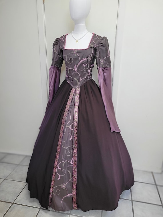 the tudors anne boleyn purple dress Bust 41