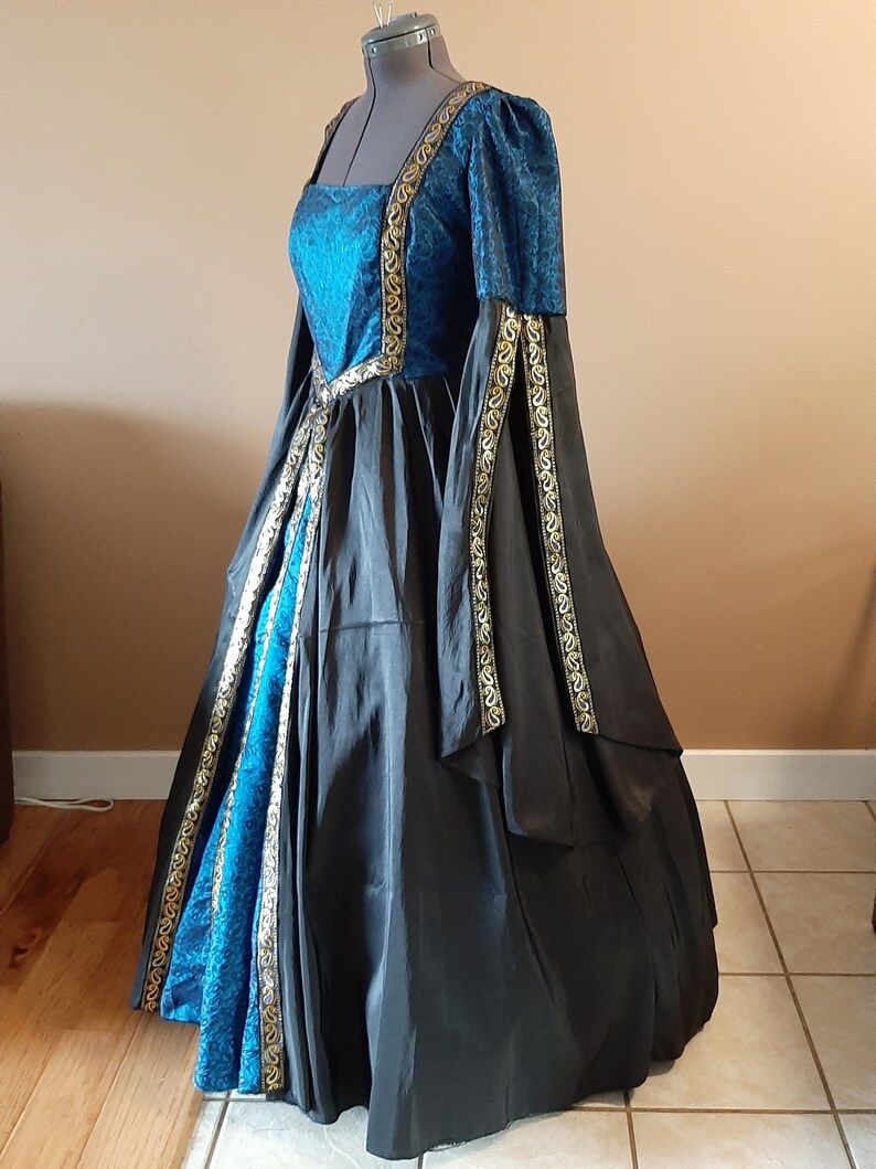 Bust 50 Black and Sapphire Tudor Anne Boleyn Dress Game | Etsy