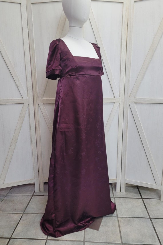 daphne bridgerton purple dress Costume Lovers   Daphne Bridgerton (Phoebe Dynevor) White & purple