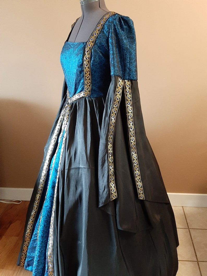 Bust 50 Black and Sapphire Tudor Anne Boleyn Dress Game | Etsy
