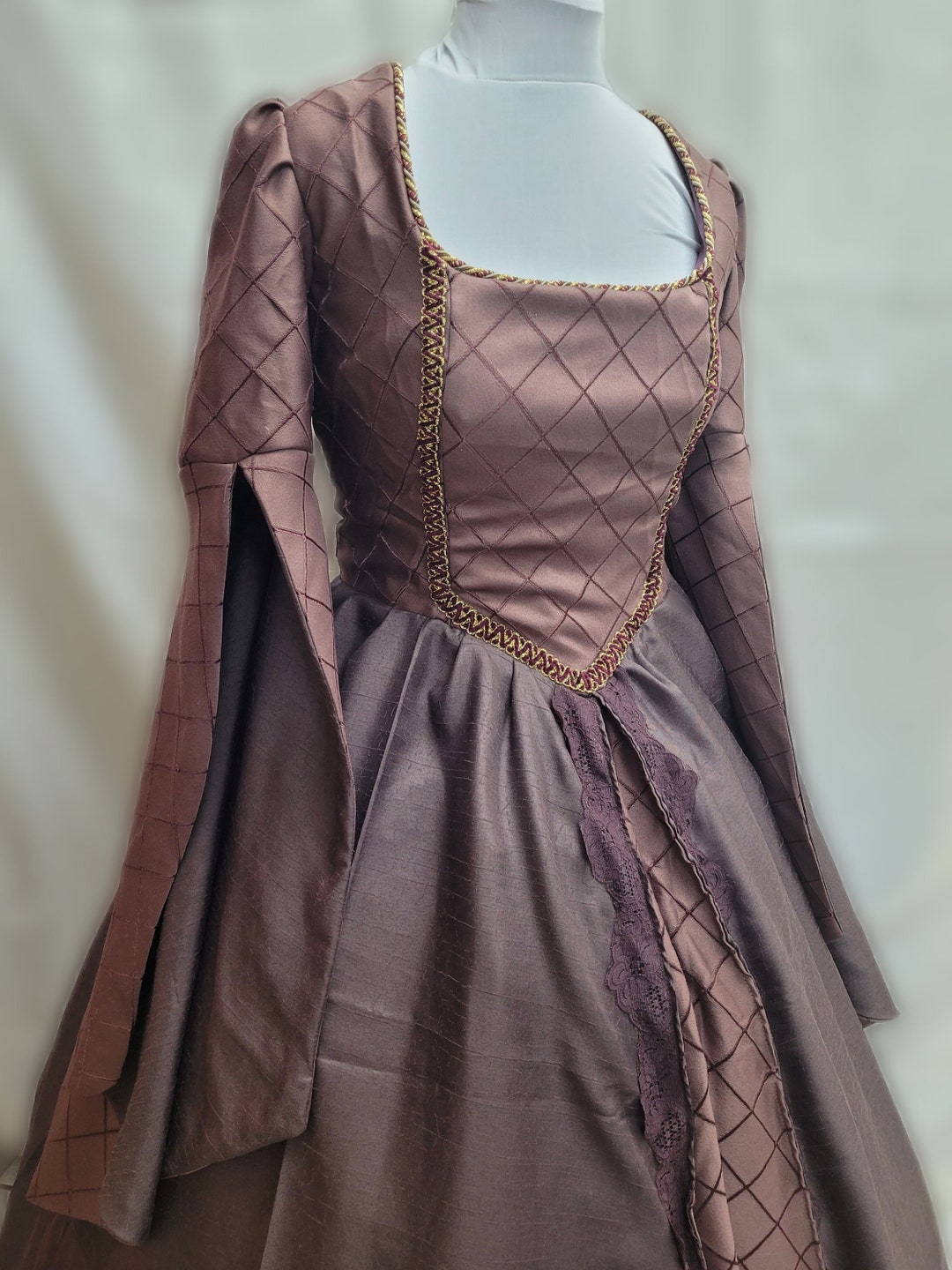 Bust 46 Brown Maroon Tudor Anne Boleyn Dress Gown Medieval Costume bust-46-brown-maroon-tudor-anne-boleyn-dress-gown-medieval-costume