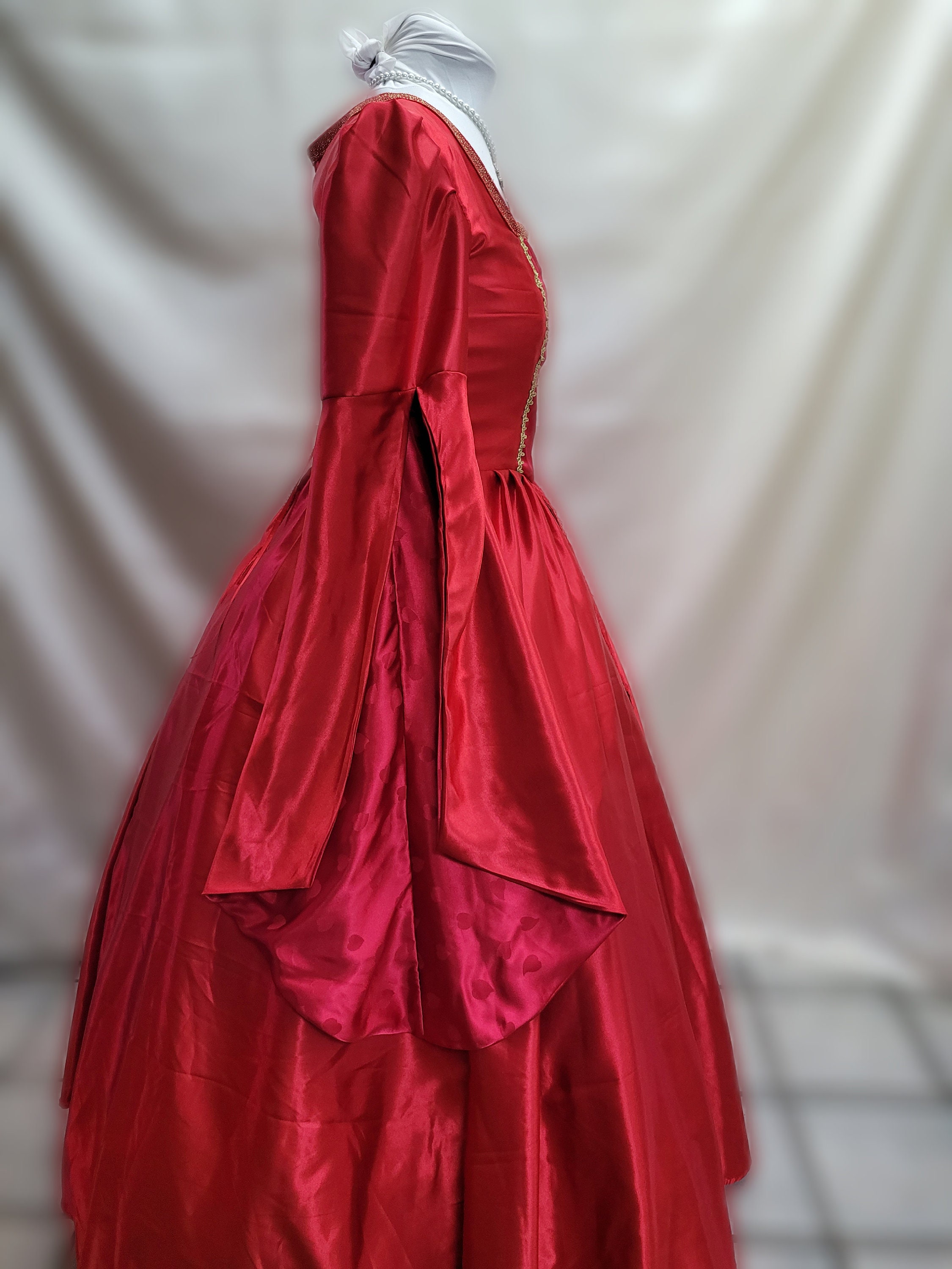 anne boleyn red dress Asta Darling | 488 years ago today Anne Boleyn was led from the tower to the scaffold and fell into the pages of history. My last year living in London I