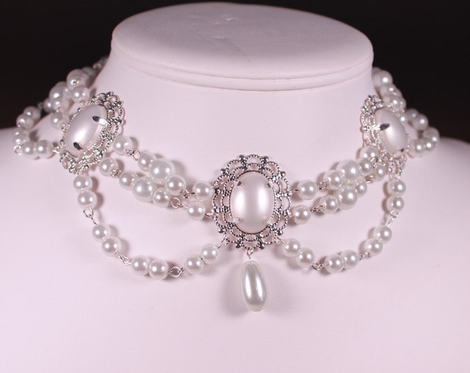 White Pearl Boudoir Pearls Choker Renaissance Tudor Necklace - Etsy