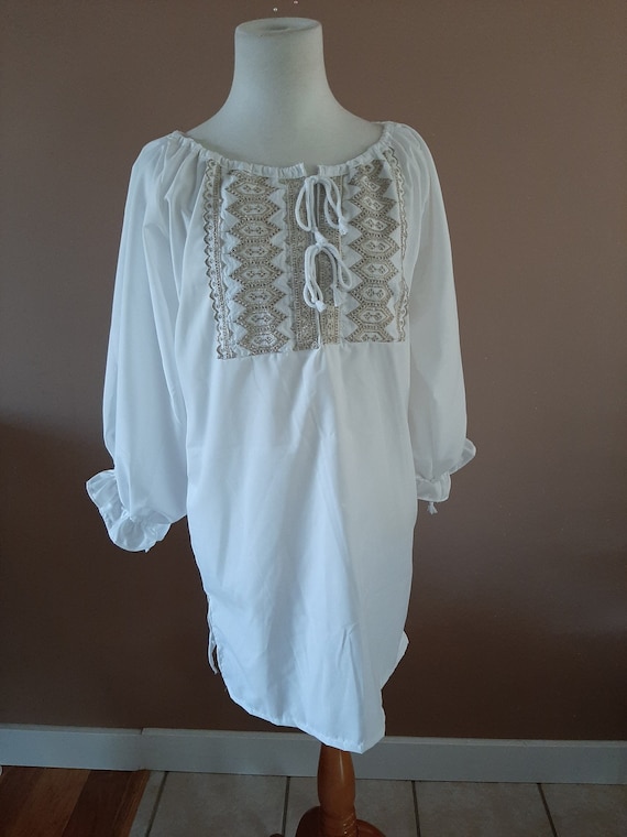 White and Gold Hip Length Cotton Chemise, Renaissance Costume Dress Blouse, Medieval Peasant Shirt, Pirate Wench Barmaid, BWG1