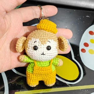 Handgewebter Affen Anhänger ideal als Geschenk zum Geburtstag gestrickt