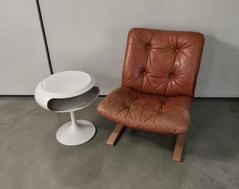 1 von 2 Designer Mid Century Kengu Leder Lounge Chair Sessel Freischwinger Elsa & Nordahl Solheim