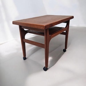 Deense Mid Century Nils Bach teakhouten bijzettafel, trolley, barwagen, jaren 60, gemaakt in Denemarken