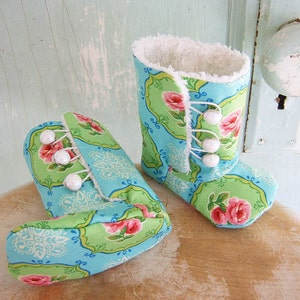 Sewing Pattern Button Boots. PDF sewing pattern for DIY baby shoes.  Baby Booties. Baby Boots sewing pattern. DIY Baby Shoes.