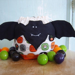 PDF SEWING PATTERN - Halloween Beau Bat Treat Bag