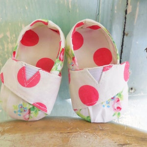 Shoe Sewing Pattern Strap Loafers in newborn, 3 month, 6 month, and 12 month Pdf Instant Download Sewing Pattern image 2