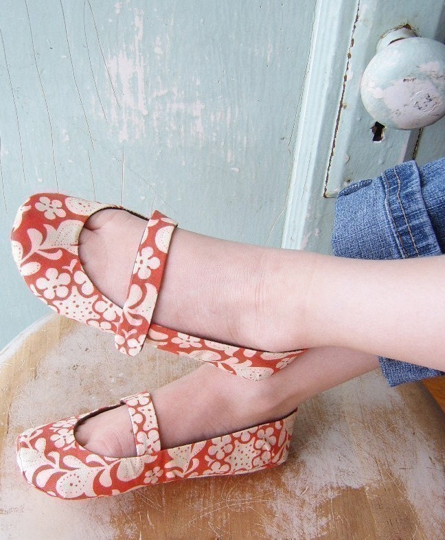 patterned flat shoes