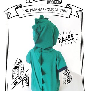 Pode incluir: Um padrão de shorts de pijama de dinossauro verde para crianças. O padrão inclui uma parte superior com capuz com cauda e um par de shorts. O padrão é ilustrado com uma criança usando a roupa acabada. O texto "INSTANT DOWNLOAD" e "DINO PAJAMA SHORTS PATTERN" está incluído na imagem.