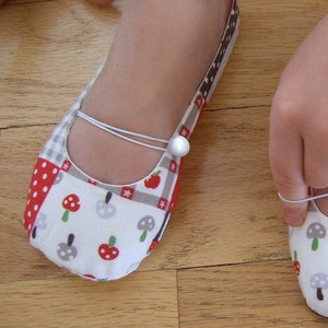 SALE Shoe Sewing Pattern PDF Vintage Flair flats sizes newborn to women's size 11 image 4