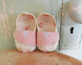 Shoe Sewing Pattern Strap Loafers in newborn, 3 month, 6 month, and 12 month - Pdf Instant Download Sewing Pattern