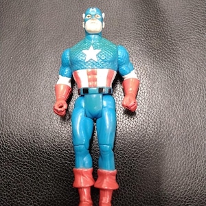 1990 Captain America action figure Toybiz image 1