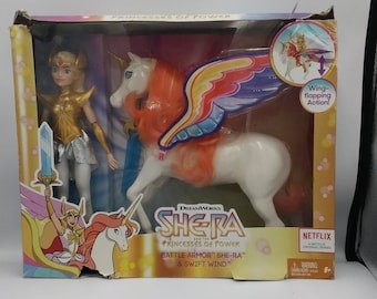 Figurine She-Ra, princesse du pouvoir, combat avec Swiftwind Netflix