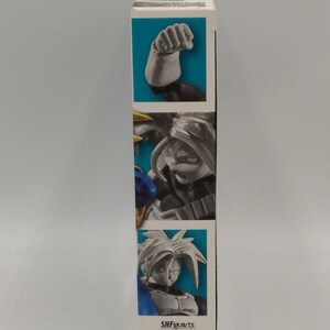 Figurine articulée Super Saiyan Trunks 2022 Dragon Ball Z Bandai S.H.Figuarts image 3