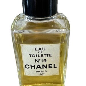 Vintage Chanel No 19 Eau De Toilette 4 Oz Bottle 90% Remaining Original Formula