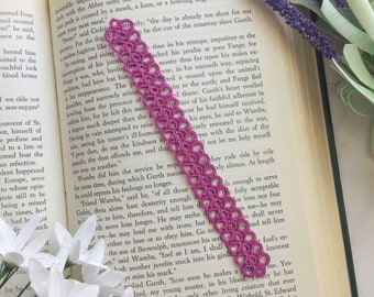 Shuttle Tatted Lace Bookmark in Raspberry Purple - Geometric Design - Lottie