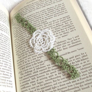 White Rose Bookmark - Spring Wedding Favour in Tatting - Rosa Version 2
