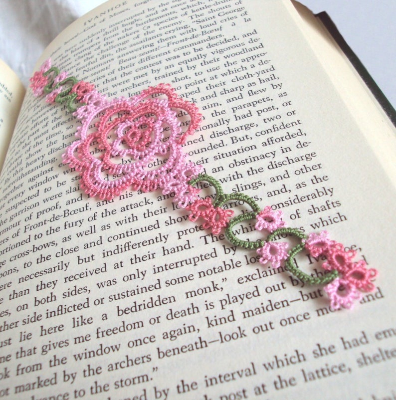 Set of Three English Rose Bookmarks in Tatting, Summer Wedding Favours Rosa Version 1 image 4