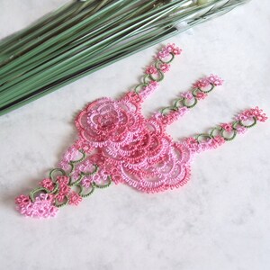 Set of Three English Rose Bookmarks in Tatting, Summer Wedding Favours Rosa Version 1 image 2