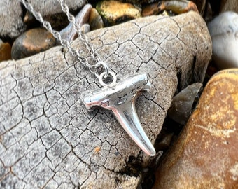 Sterling silver solid sharks tooth pendant necklace uk