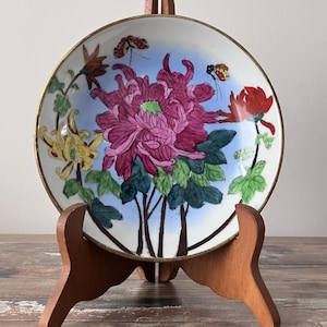 Vintage, met messing omhuld porseleinen decoratief bord