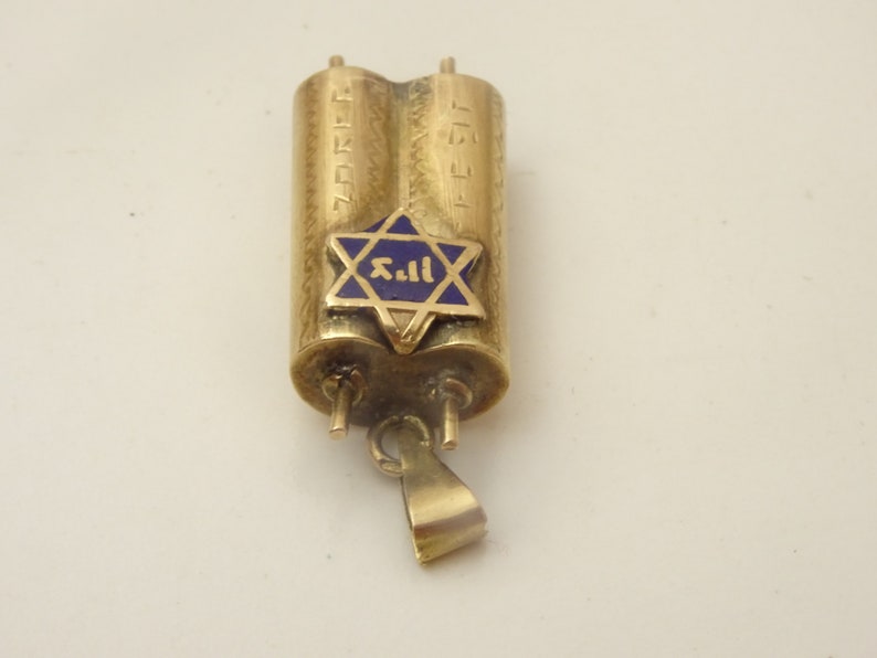 Vintage Torah and Zion 14 karat Gold and Enamel Pendant