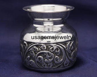 Lota (Kalash) de plata esterlina antigua / Recipiente ceremonial tradicional indio con diseño floral en relieve