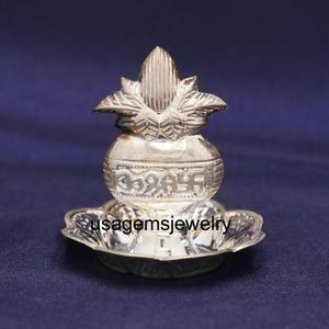 Handgefertigte Silber-Kalash: Pooja Dekor mit Kokosnuss-Design
