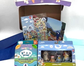 Caja temática "Vacaciones con un perro azul" (Libro de camping, personajes de la época de la boda)