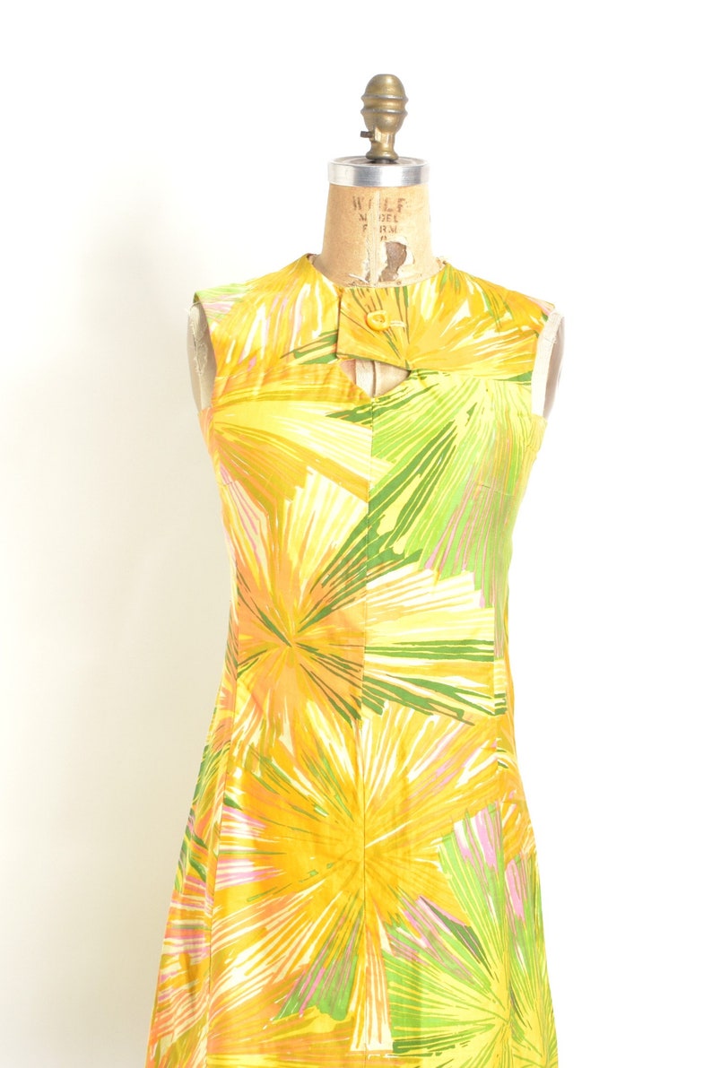 Vintage 1960s Dress / 60s Starburst Cotton Mini Dress / Yellow Green XS extra small image 3
