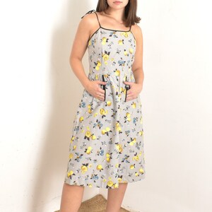 Vintage 1950s Dress / 50s Novelty Lemon Print Cotton Sundress / Gray Yellow medium M image 4