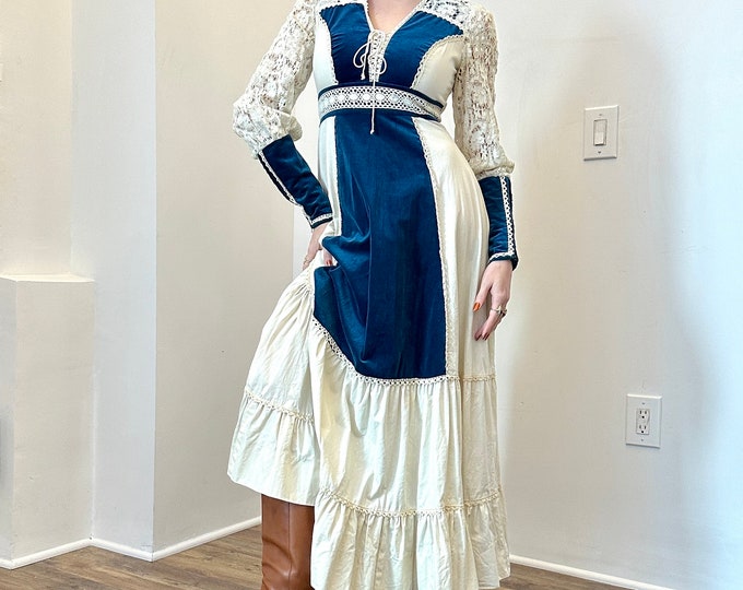 Vintage 1970s Dress / 70s Gunne Sax Velvet Lace Maxi Dress / White Blue ...