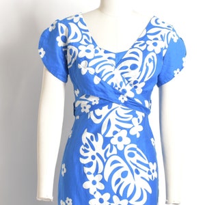 Vintage 1960s Dress / 60s Hawaiian Floral Wrap Dress / Blue White XS extra small image 3