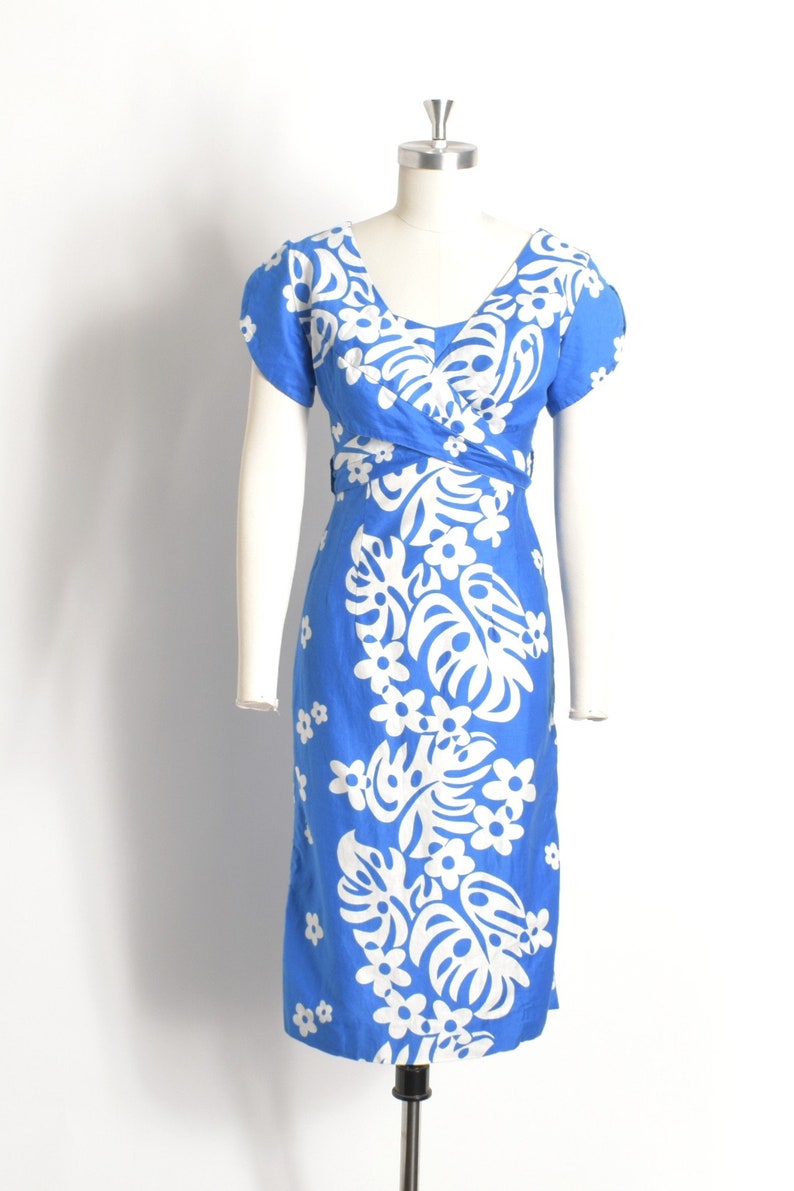 Vintage 1960s Dress / 60s Hawaiian Floral Wrap Dress / Blue White XS extra small image 2
