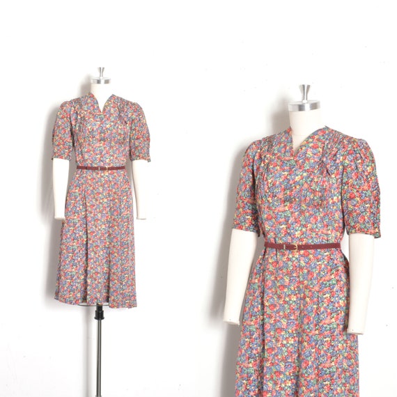 Vintage 1940s Dress / 40s Floral Print Rayon Dress