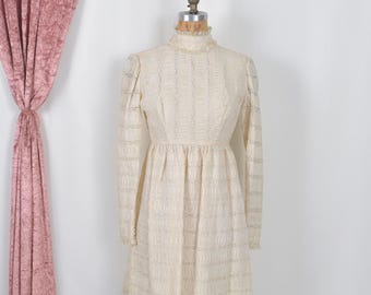 Vintage 1960s Dress / 60s Lace Mini Dress / White Ivory Cream ( small S )