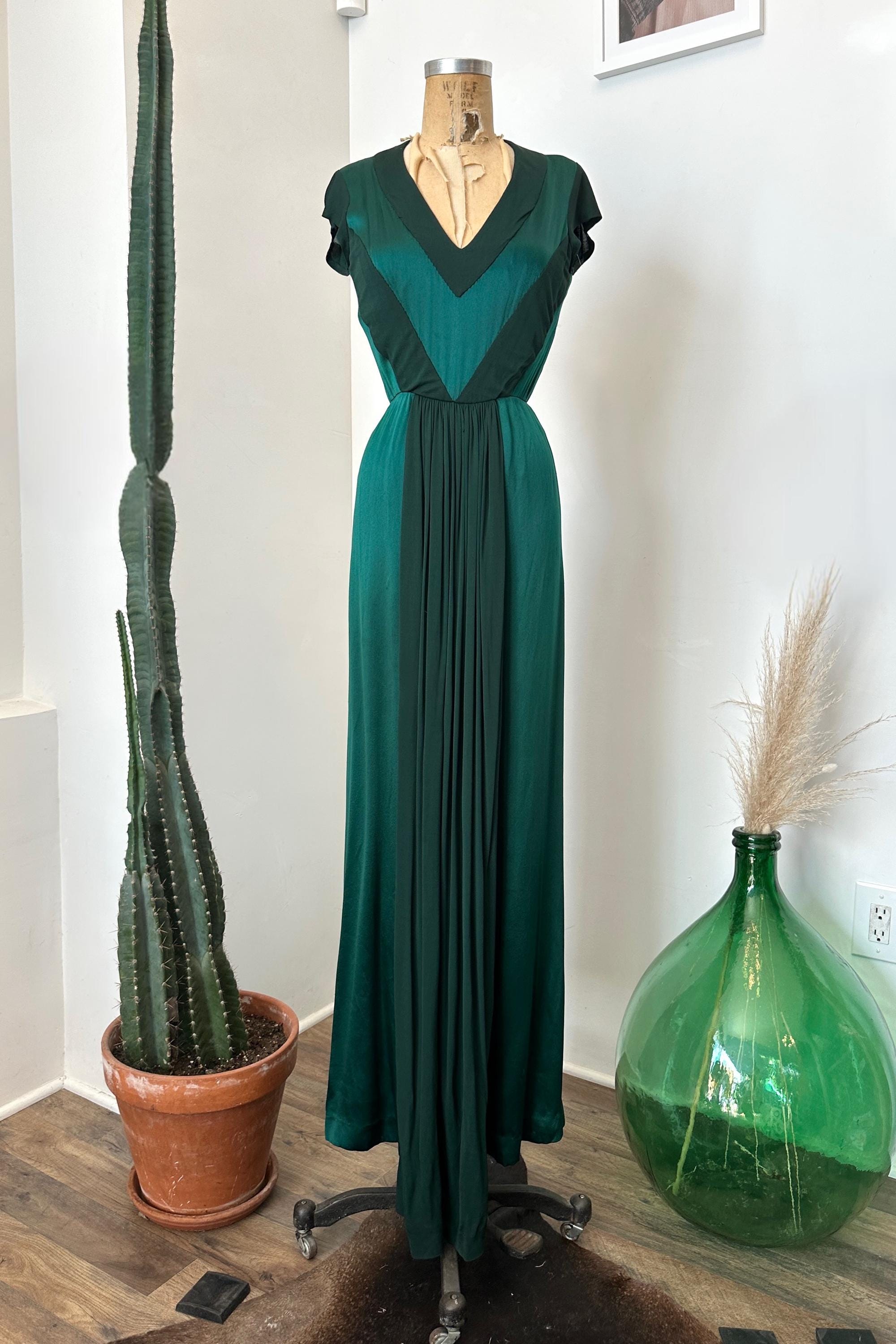 green emerald velvet dress Vintage forest green floor length prom dress fairy Emerald Green Party –  Mermaidcosplay