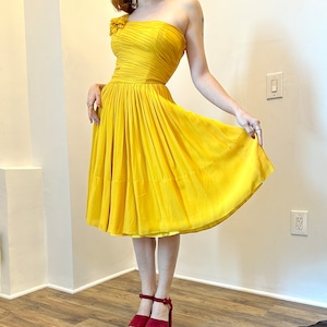 Vintage 1950s Dress / 50s One Shoulder Party Dress / Yellow XS image 3