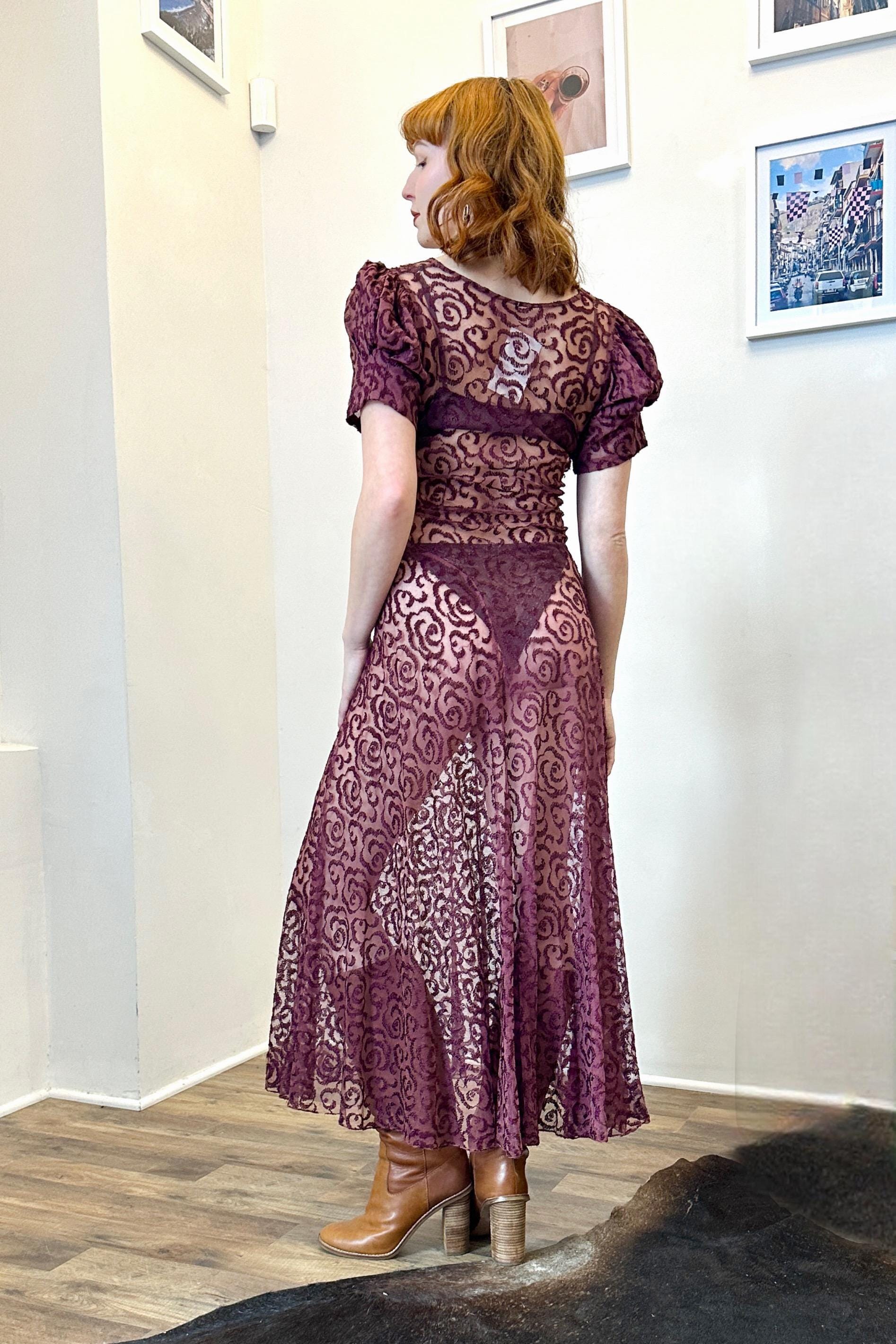 ワンピース 1930s Embroidered Sheer Folk Dress 1920s/1930s Embroidered Coral Sheer Cotton Hungarian Folk Peasant