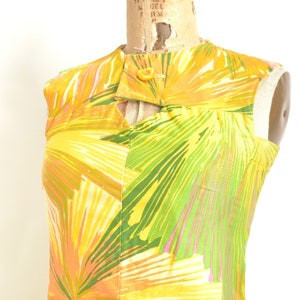 Vintage 1960s Dress / 60s Starburst Cotton Mini Dress / Yellow Green XS extra small image 5