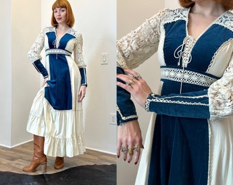 Vintage 1970s Dress / 70s Gunne Sax Velvet Lace Maxi Dress / White Blue ( XS )