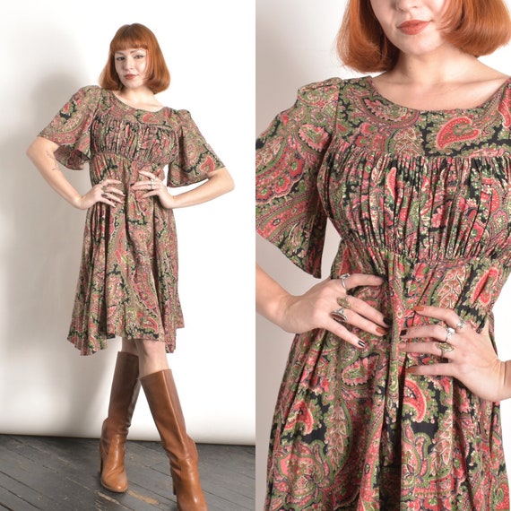 Vintage 1970s Dress / 70s Paisley Print Flutter S… - image 1